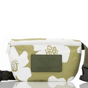 NWOT Aloha Collection Mini Hip Pack in Pua Moss.